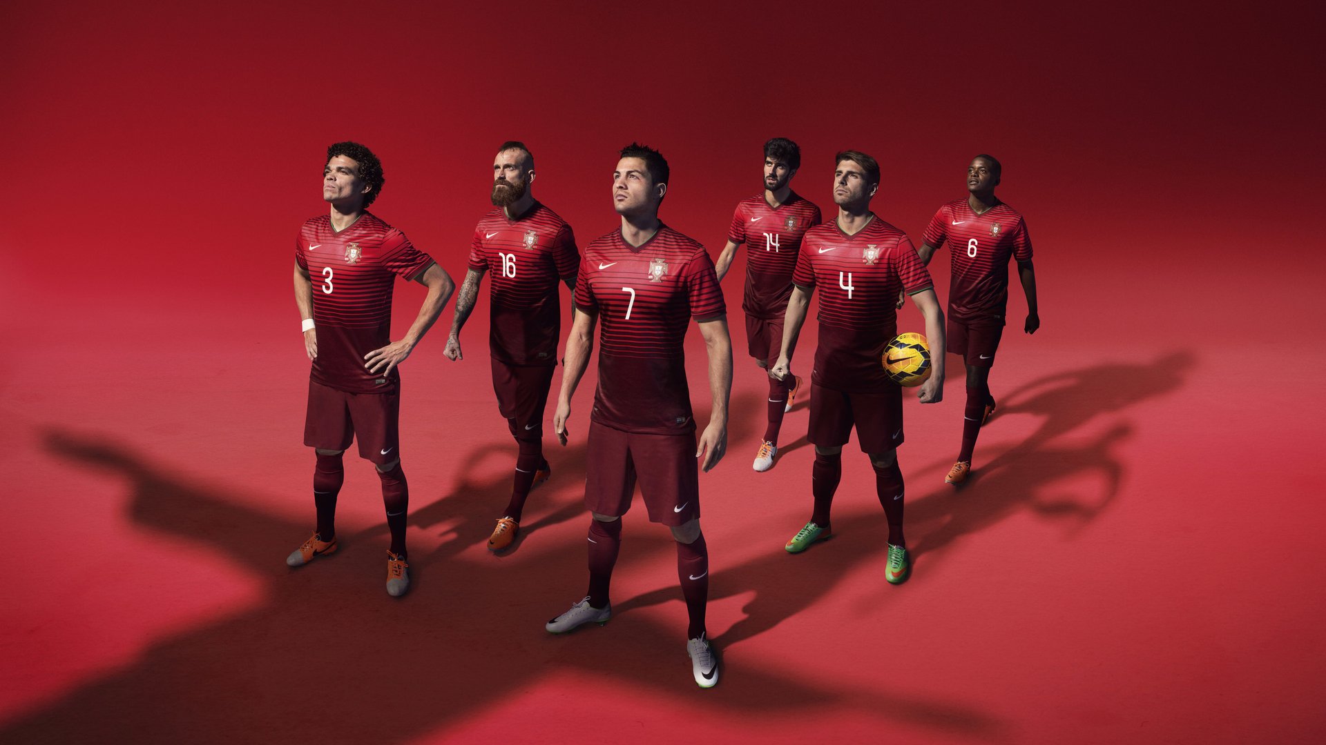 开云体育官方app-震撼全场的“神级传球”，完美演绎足球艺术，足球传球视频教学视频